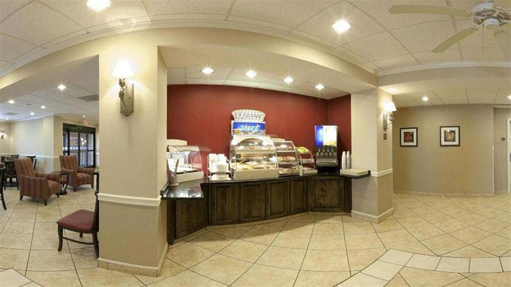 Holiday Inn Express Hotel & Suites Manchester Conference Center By Ihg Екстер'єр фото