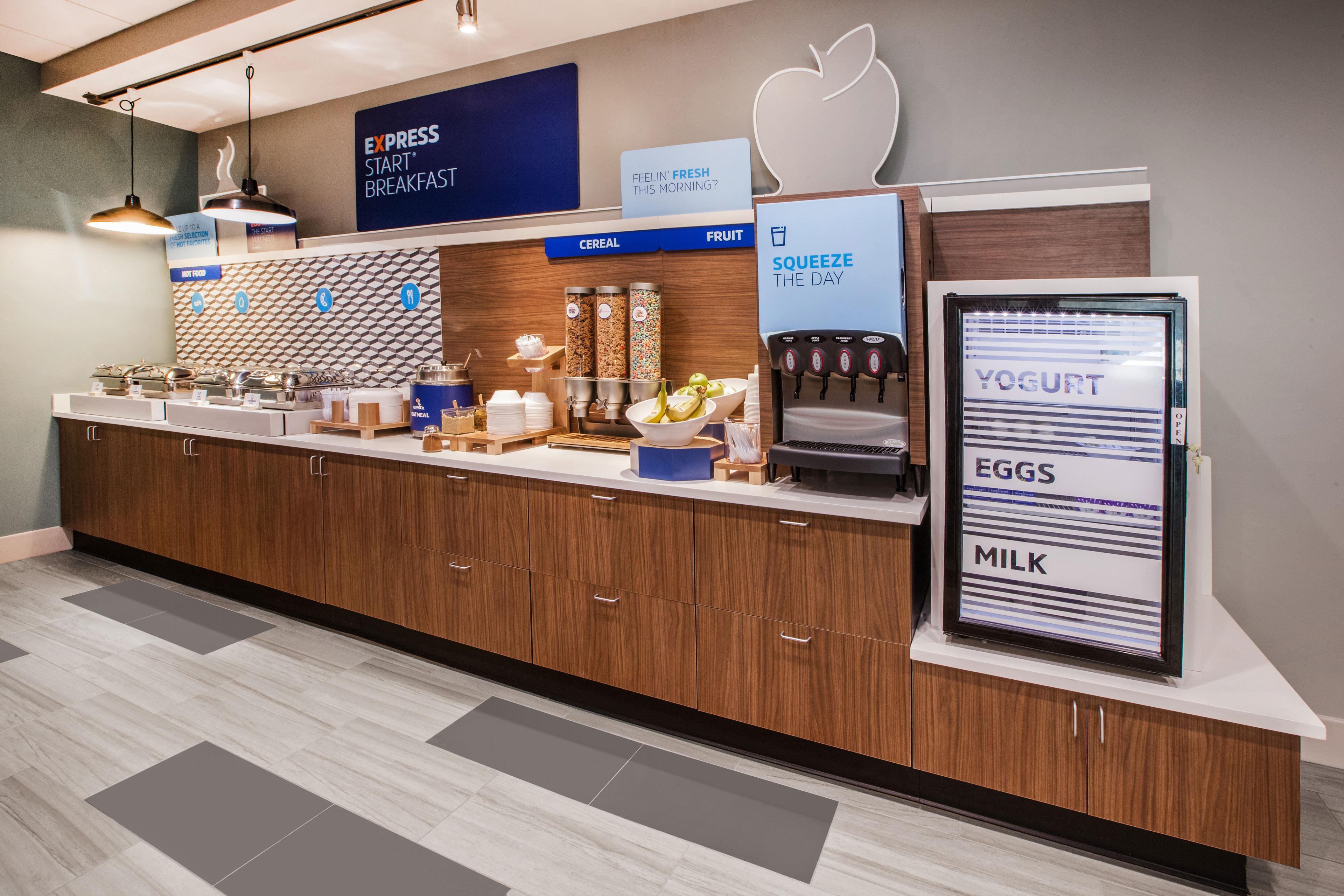 Holiday Inn Express Hotel & Suites Manchester Conference Center By Ihg Екстер'єр фото