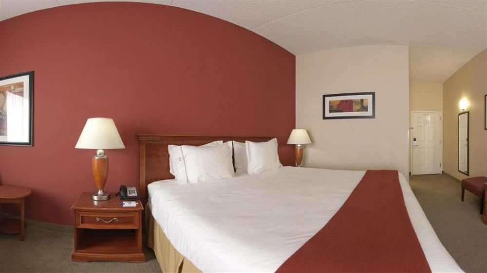 Holiday Inn Express Hotel & Suites Manchester Conference Center By Ihg Екстер'єр фото