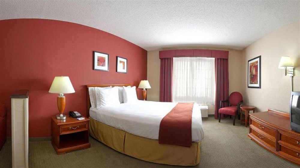 Holiday Inn Express Hotel & Suites Manchester Conference Center By Ihg Екстер'єр фото