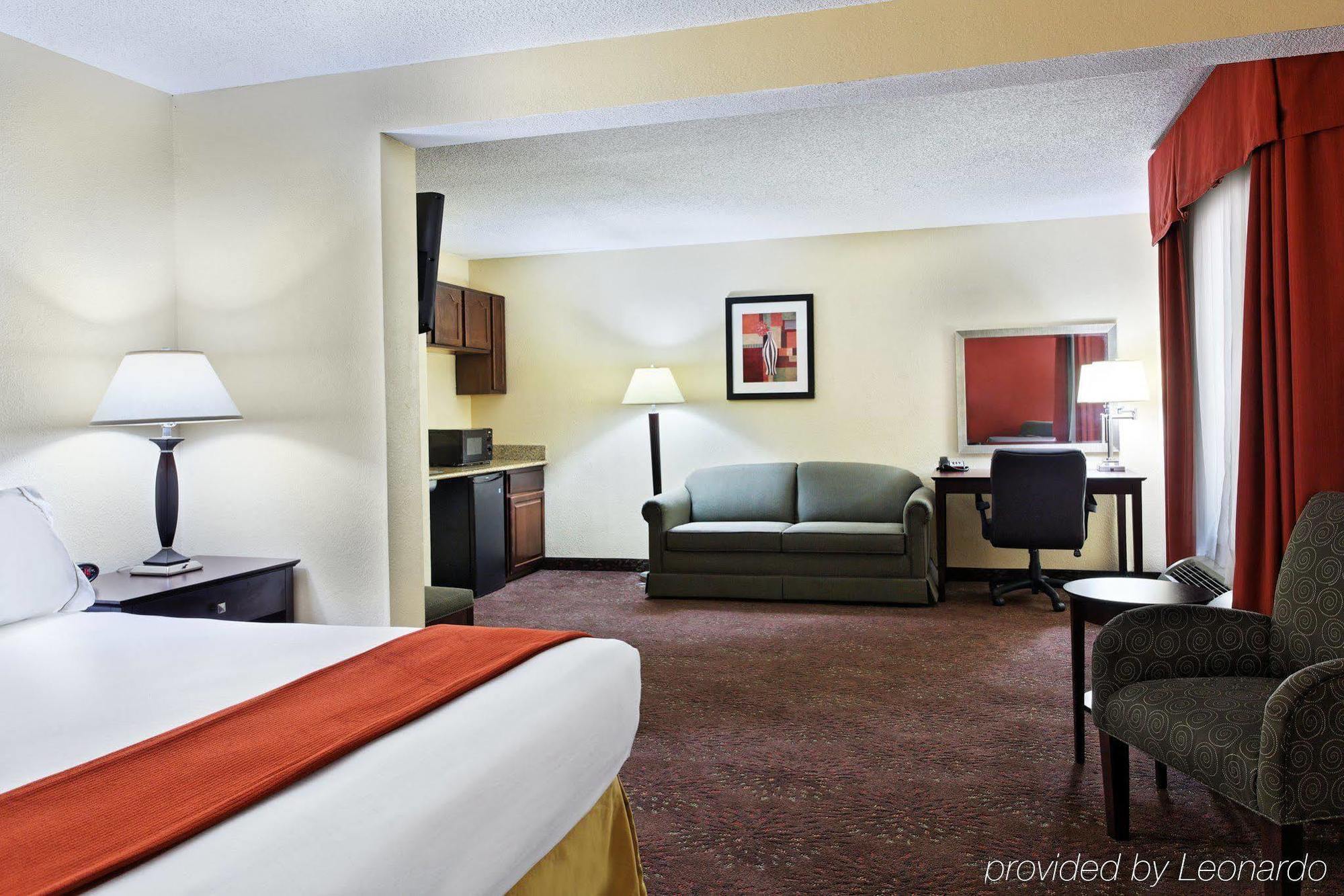 Holiday Inn Express Hotel & Suites Manchester Conference Center By Ihg Екстер'єр фото