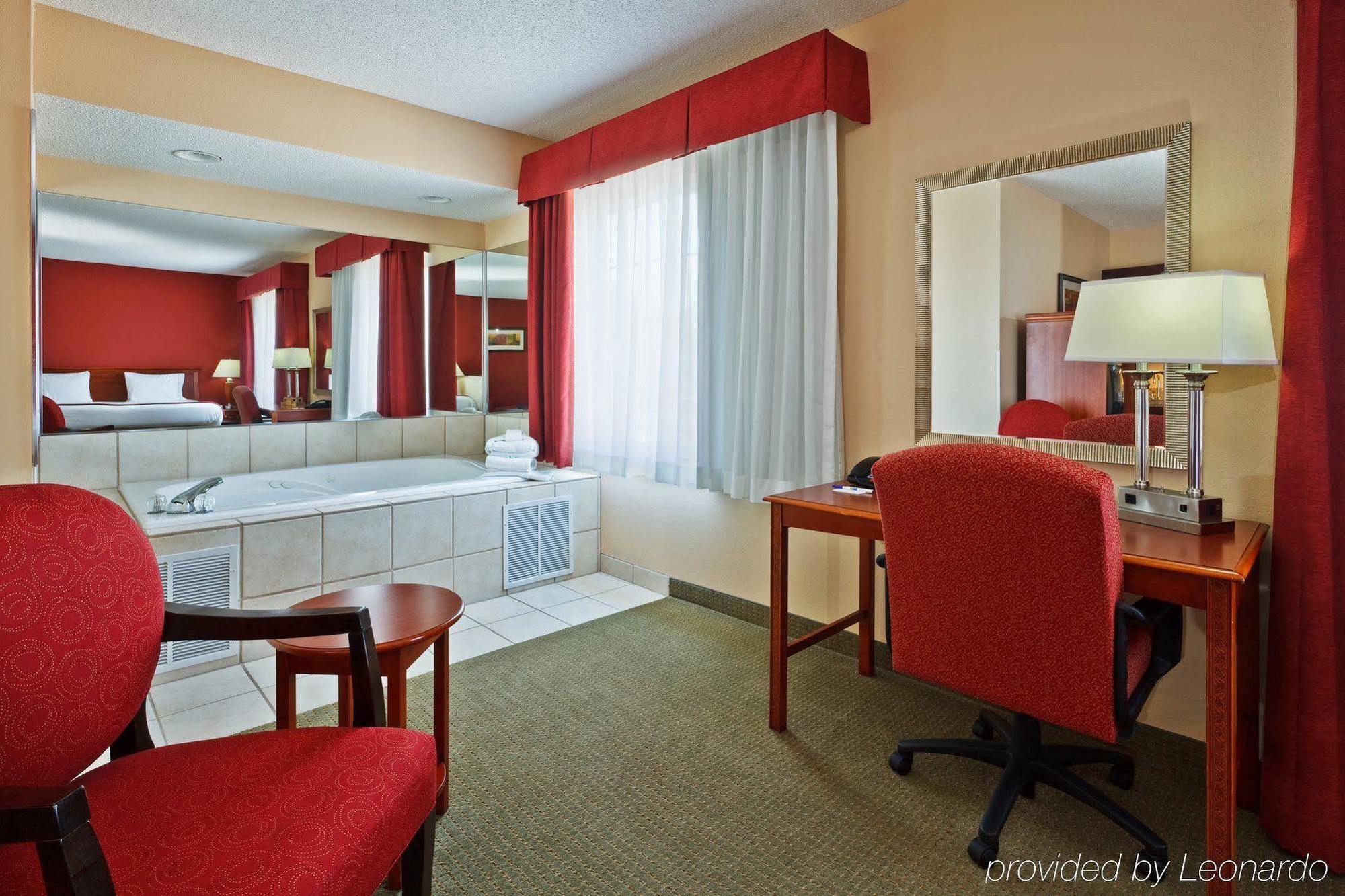 Holiday Inn Express Hotel & Suites Manchester Conference Center By Ihg Номер фото